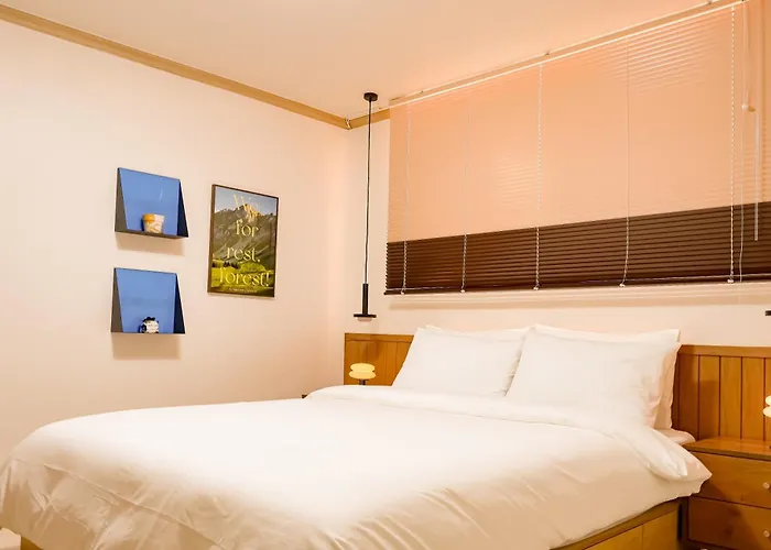 Appartement Gangnam, 3 Mins Nonhyeon Station, Hongdae, Itaewon, Garosu-gil, Coex, Seongsu, Gangnam Plastic Surgery
