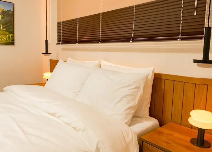 Gangnam, 3 Mins Nonhyeon Station, Hongdae, Itaewon, Garosu-gil, Coex, Seongsu, Gangnam Plastic Surgery