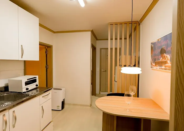 Gangnam, 3 Mins Nonhyeon Station, Hongdae, Itaewon, Garosu-gil, Coex, Seongsu, Gangnam Plastic Surgery Appartement *