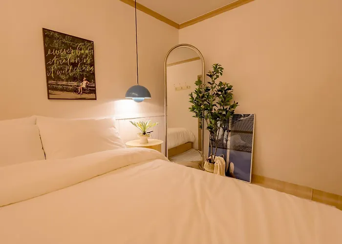 Appartement Gangnam, 3 Mins Nonhyeon Station, Hongdae, Itaewon, Garosu-gil, Coex, Seongsu, Gangnam Plastic Surgery Seoel